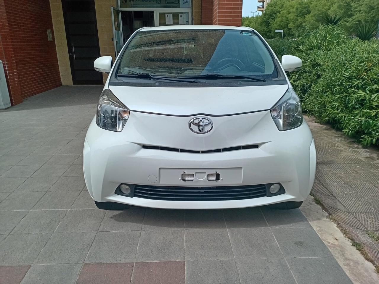 Toyota iQ 1.0
