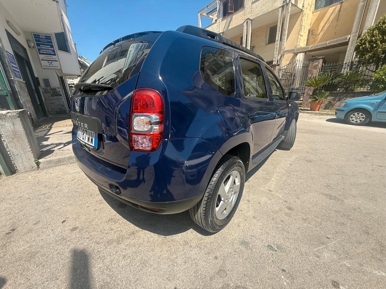 Dacia Duster 1.6 115 SES 4X2 GPL SERIE BLACK SHADOW