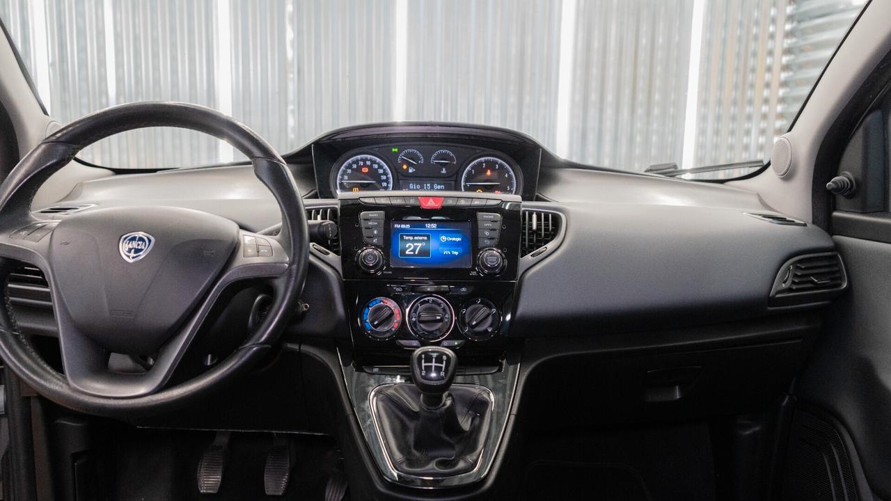 Lancia Ypsilon 1.3 MJT 95 CV Platinum PERMUTA