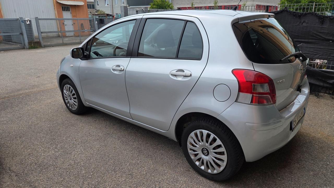 Toyota Yaris 1.0 5 porte Sol unica proprietaria km. 117.000