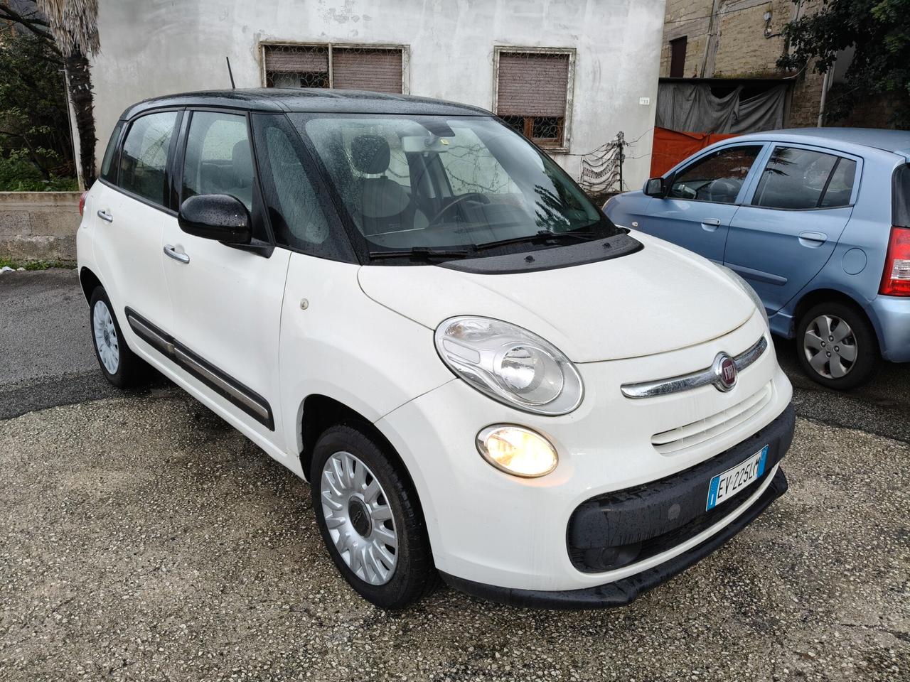 FIAT 500L FULL OPTIONAL A METANO A.F.F.A.R.E