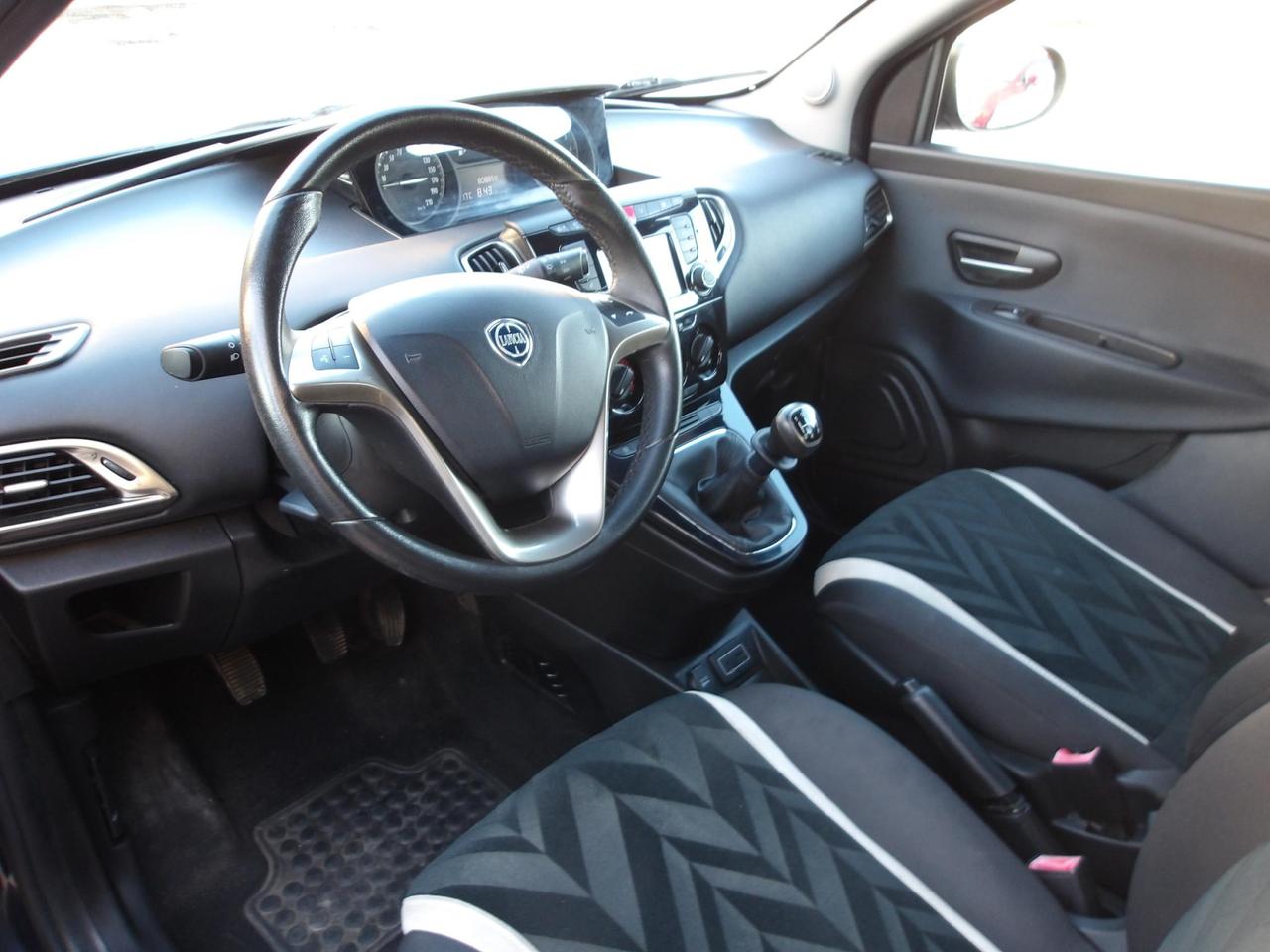 Lancia Ypsilon 5 Porte Ypsilon 1.2 Elefantino Blur 69cv