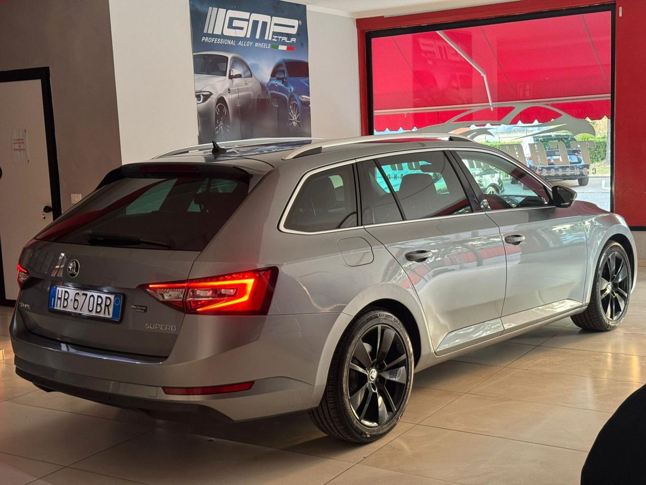 Skoda Superb 2.0 TDI DSG Wagon Style