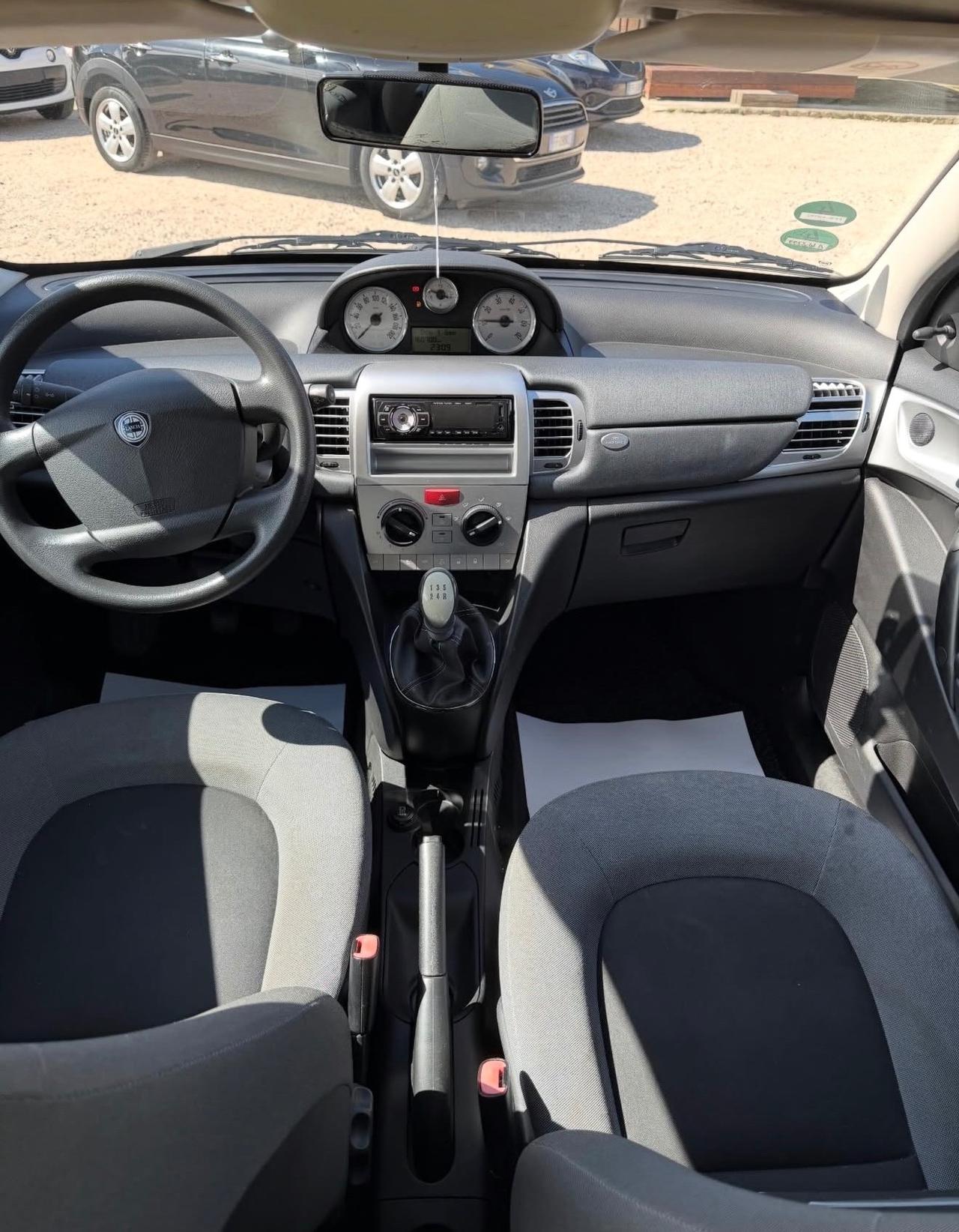 Lancia Ypsilon 1.2 Oro Bianco