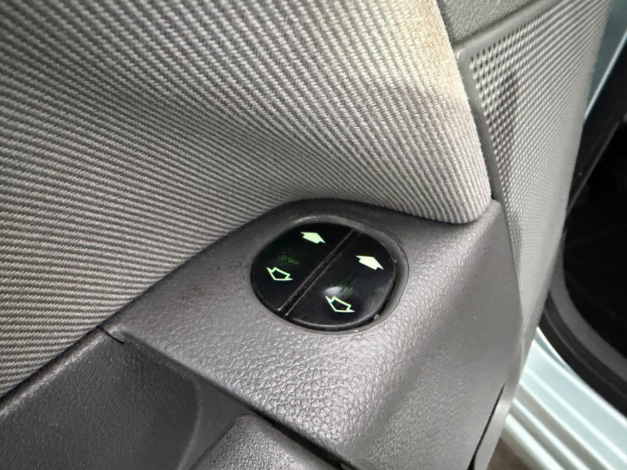 Ford Fiesta 1.2 benzina euro4 neopatentati