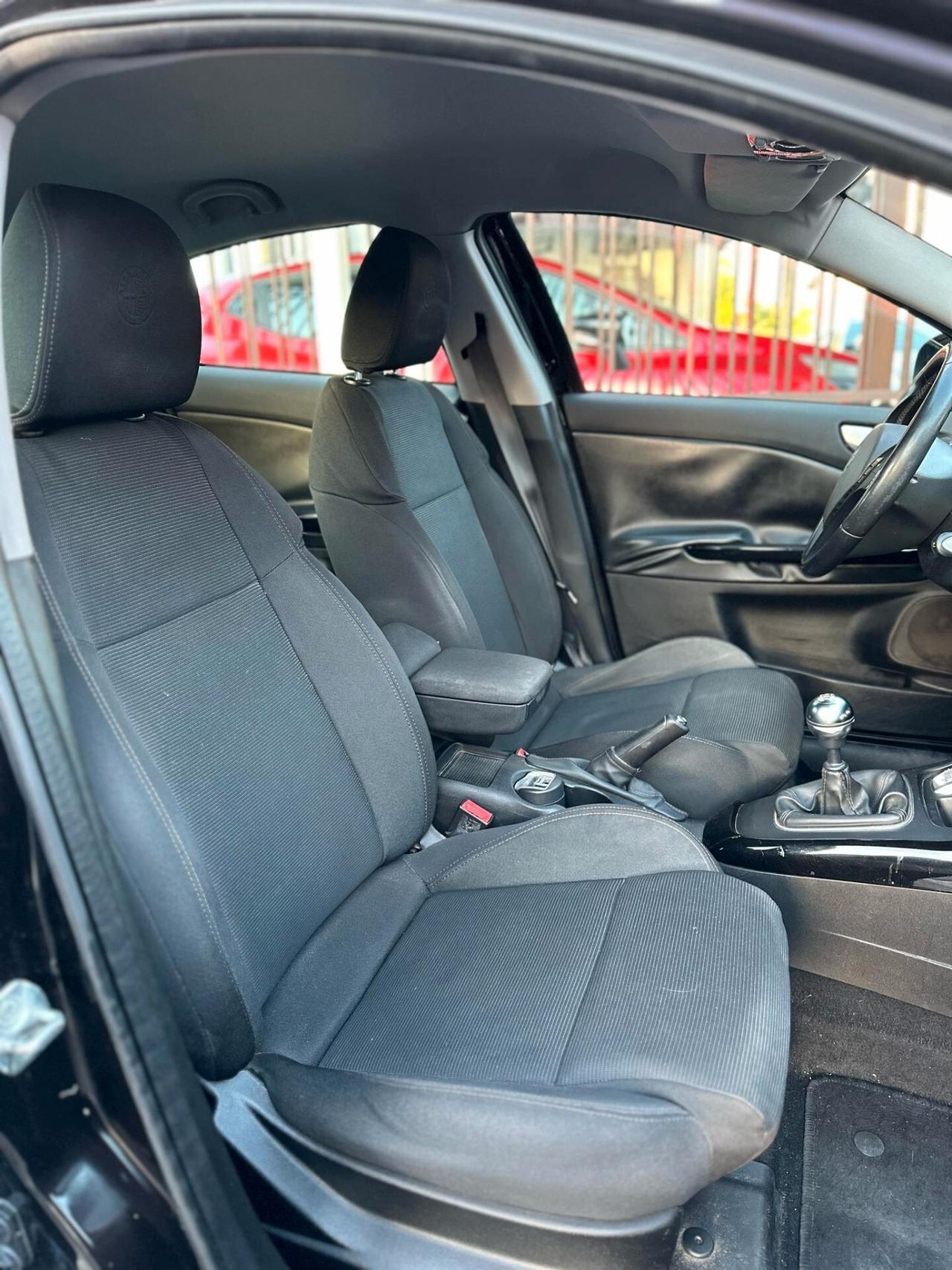Alfa Romeo Giulietta 1.6 JTDm-2 105 CV Distinctive