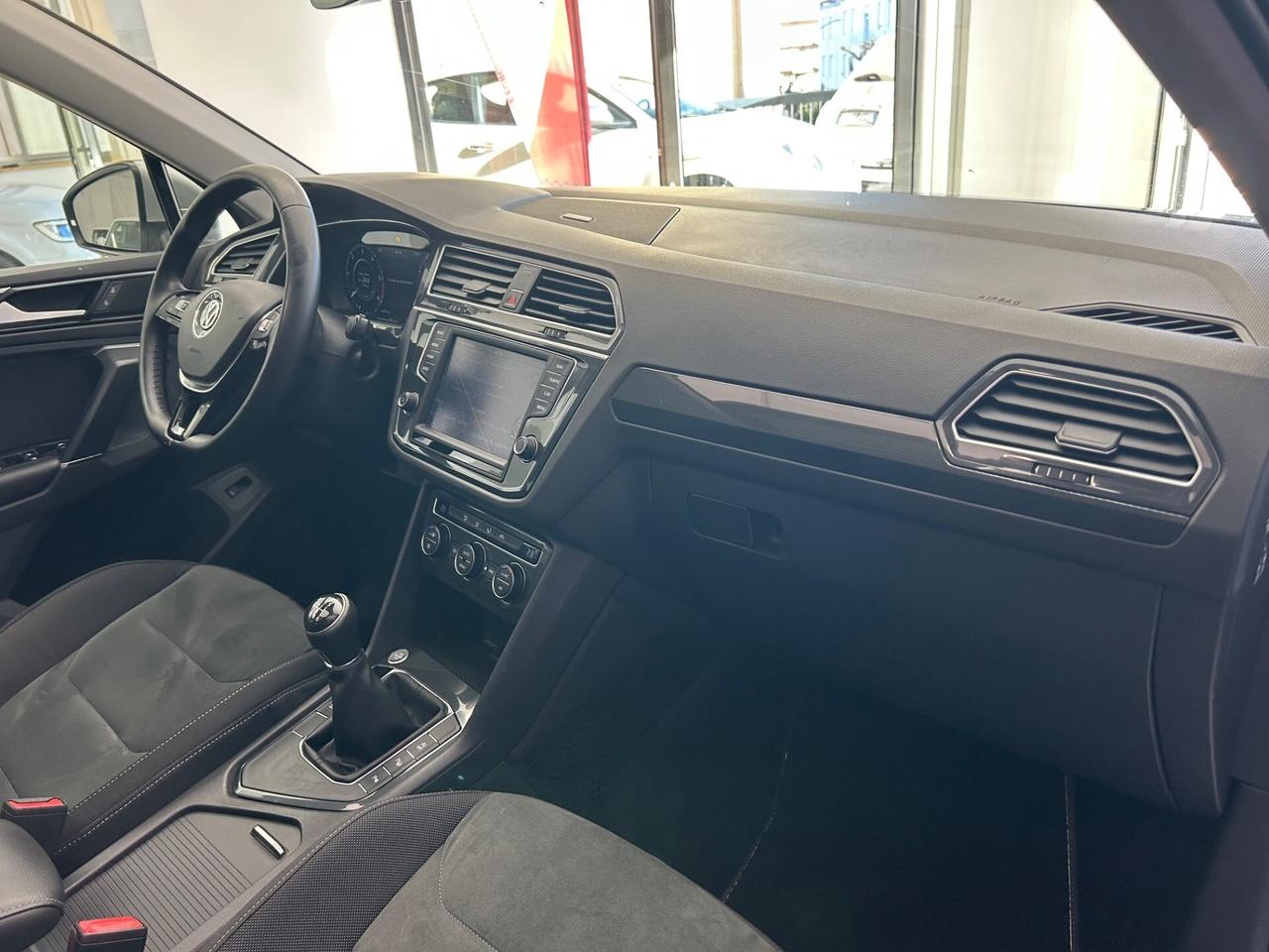 Volkswagen Tiguan 2.0 TDI R Line strafullll!!!!