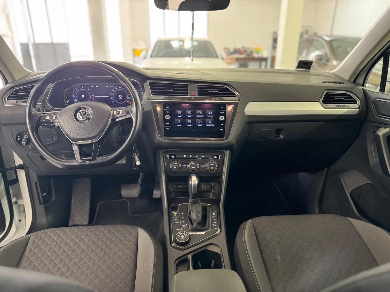 Volkswagen Tiguan 2.0 TDI SCR DSG 4MOTION Sport BMT R-LINE