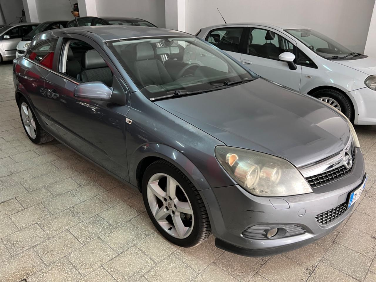 Opel Astra GTC 1.7 CDTI 101CV 3 porte Cosmo