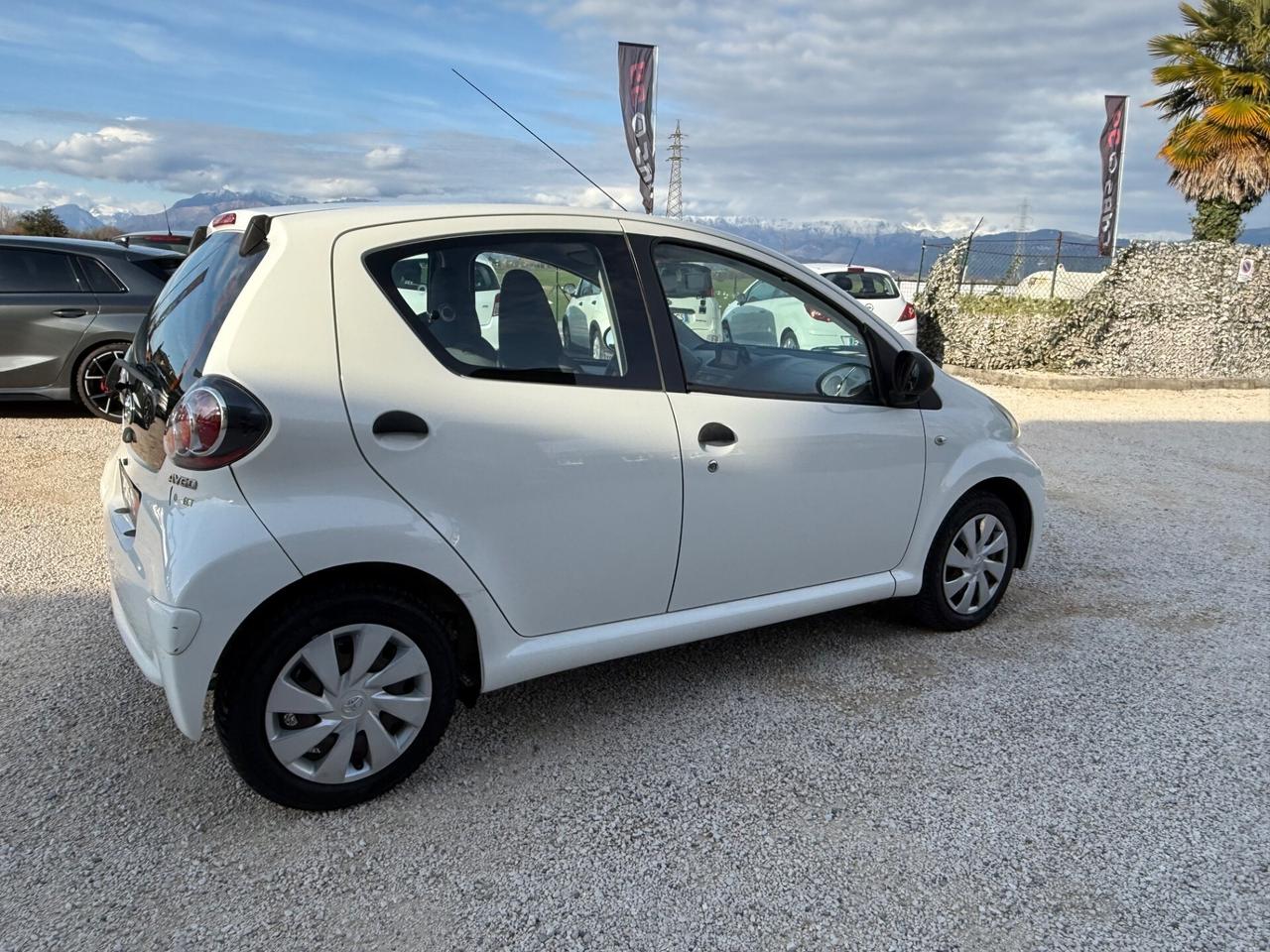 Toyota Aygo 1.0 12V VVT-i 5 porte Active Connect