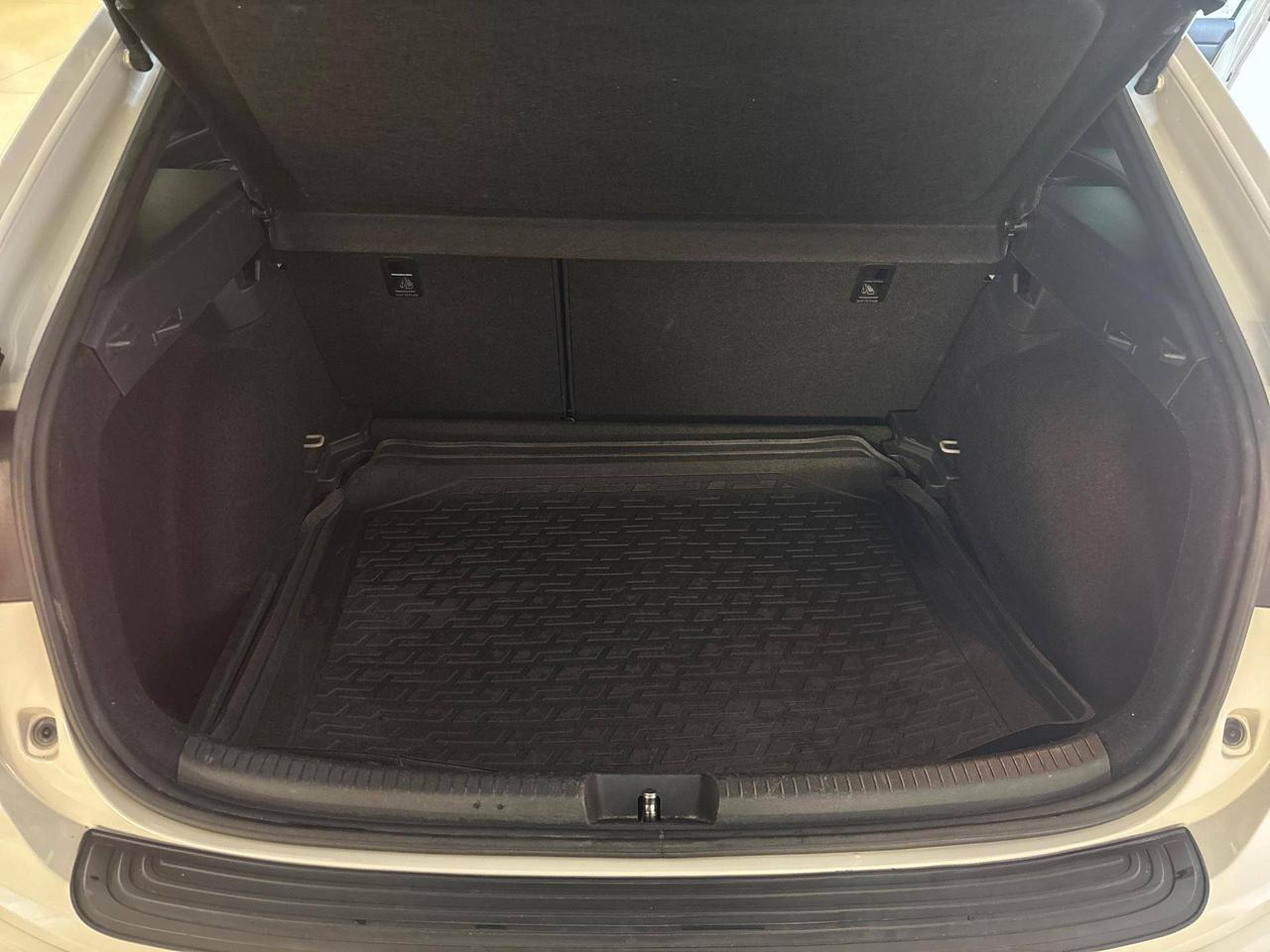 Volkswagen Taigo 1.0 tsi R-Line 110cv dsg