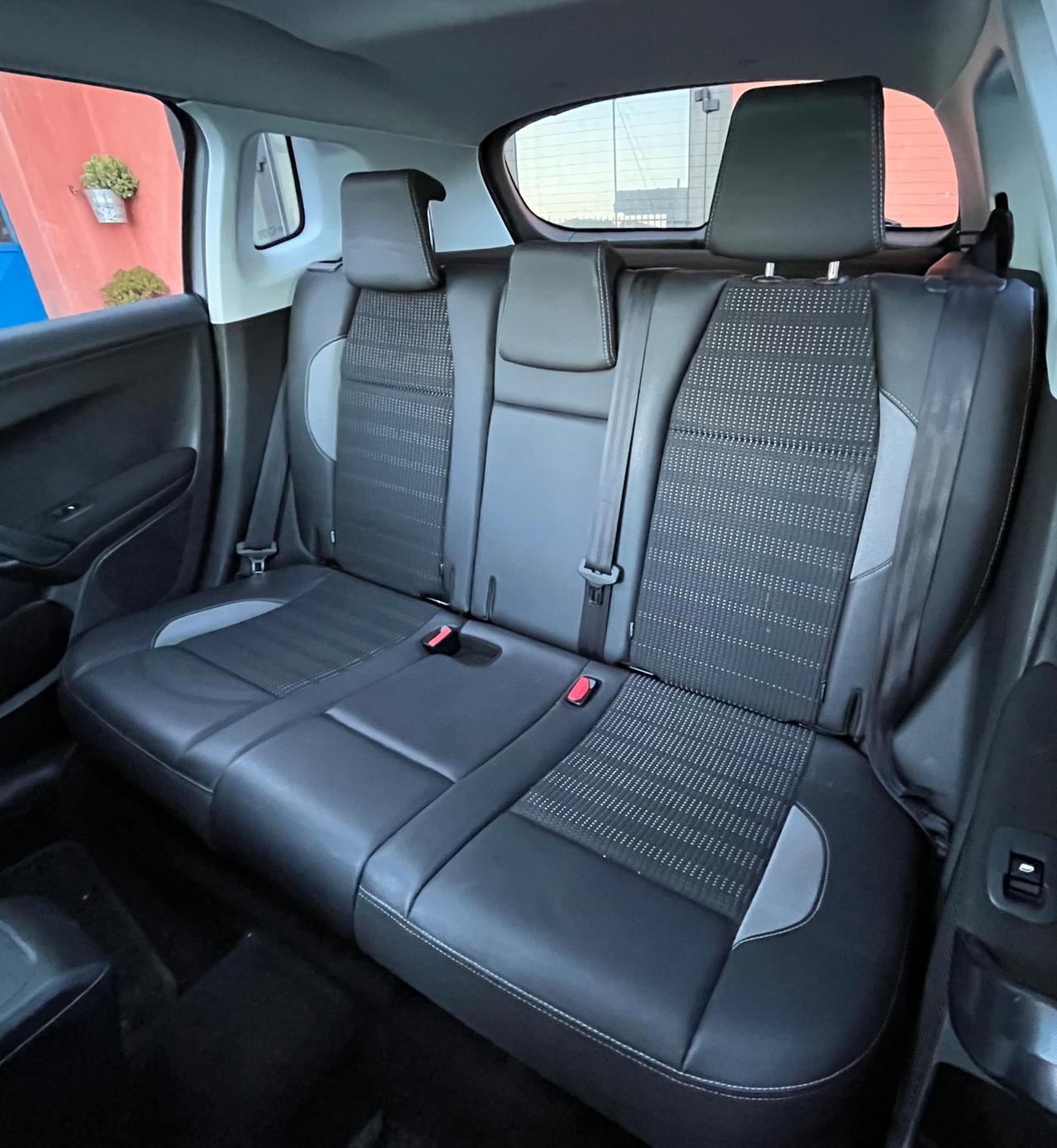 Peugeot 2008 BlueHDi 100 Allure-km192000-