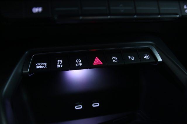 AUDI A3 SPB 35 TFSI S tronic S line edition Black Line