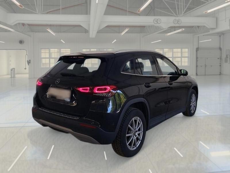 MERCEDES-BENZ GLA 180 AUTOMATIC BUSINESS EXTRA CROSSOVER