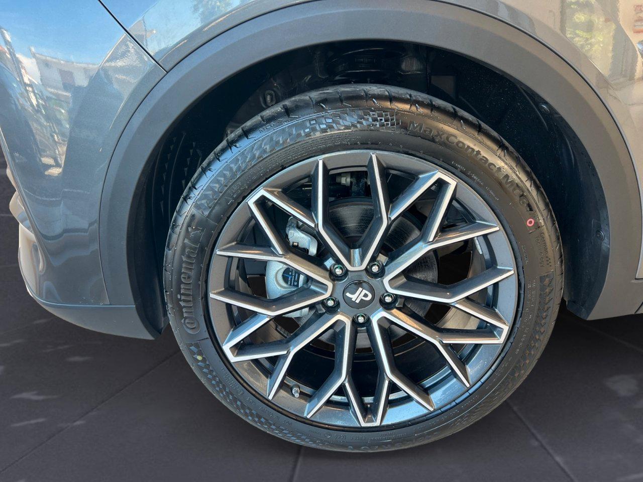 DR Motor DR6 Stilnovo 1.5 BENZ. TGDI DCT
