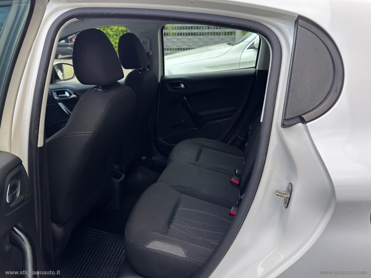 PEUGEOT 208 1.4 HDi 68 CV 5p. Business