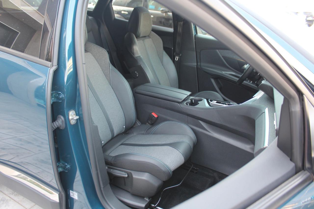 Peugeot 3008 Hybrid 225 e-EAT8 Allure Pack