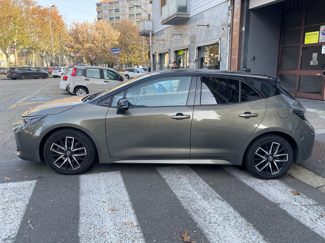 Toyota Corolla Style 2.0 VVT-i HEV