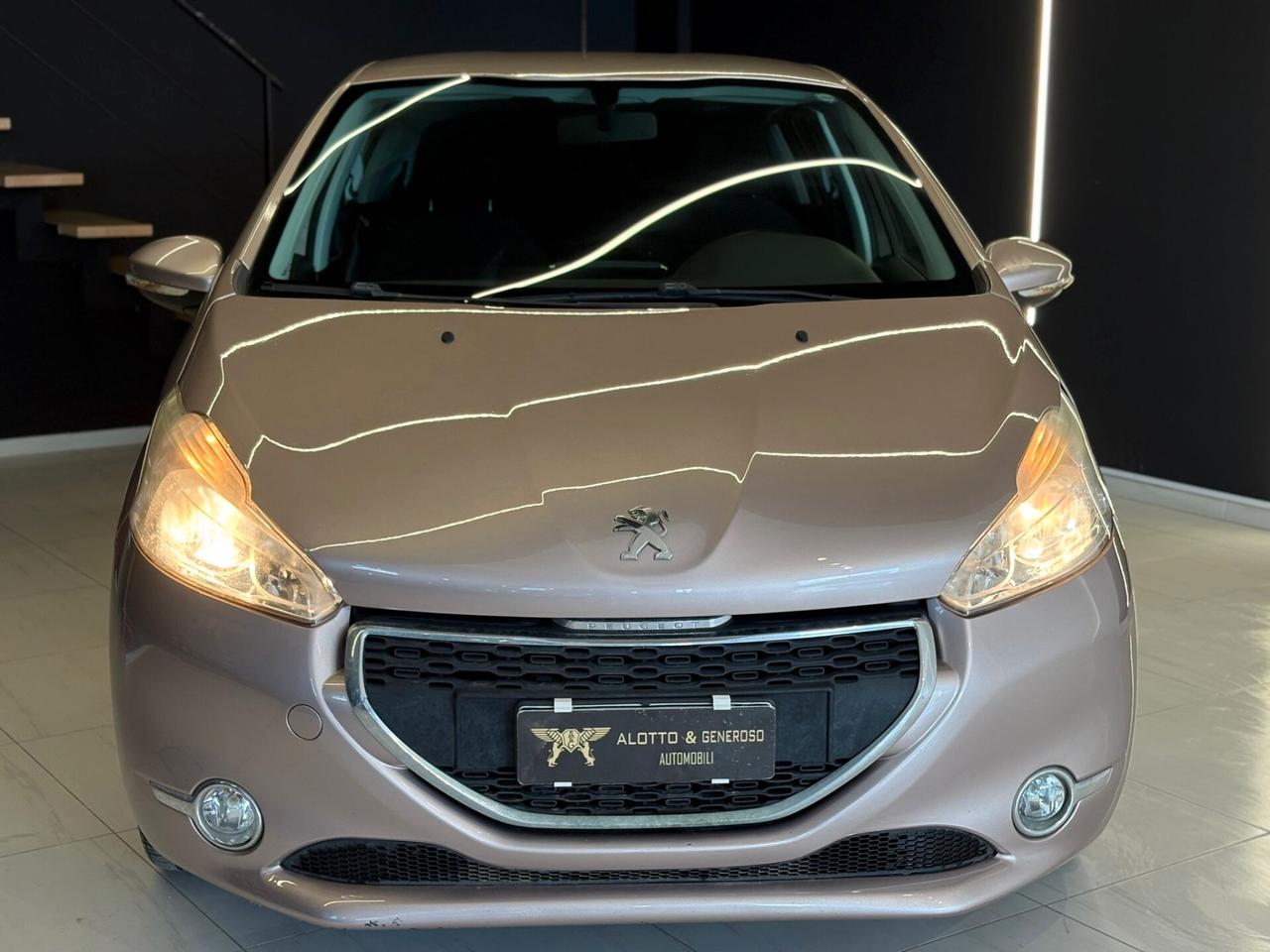 Peugeot 208 1.4 HDi 68 CV 5 porte Allure