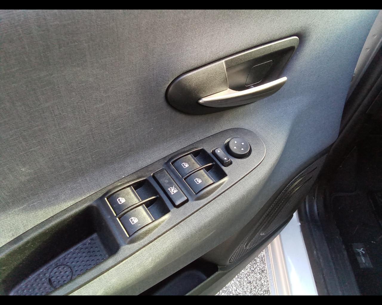 LANCIA Ypsilon 3ª serie - Ypsilon 1.0 FireFly 5 porte S&S Hybrid Ec