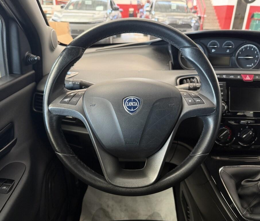 Lancia Ypsilon 5 Porte 1.2 Silver