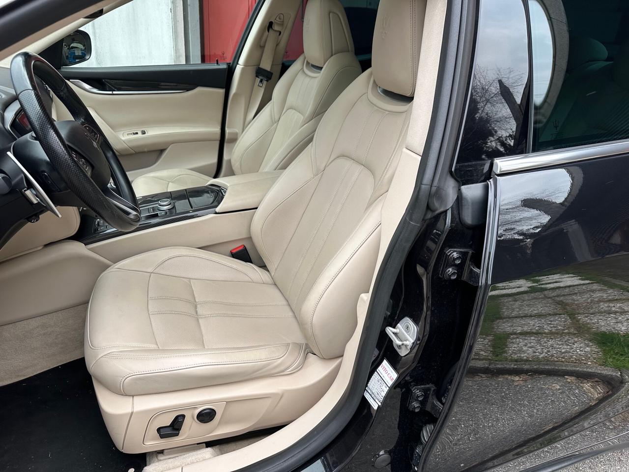 Maserati Ghibli V6 S Q4 tetto