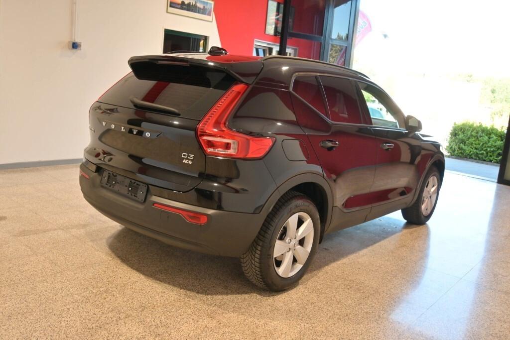 VOLVO XC40 2.0D D3 150CV 6M. MOMENTUM CORE ( FARI LED - COCKPIT - CRUISE - MIRROR - NAVI - SENSORI POST. - TELECAMERA POST. )