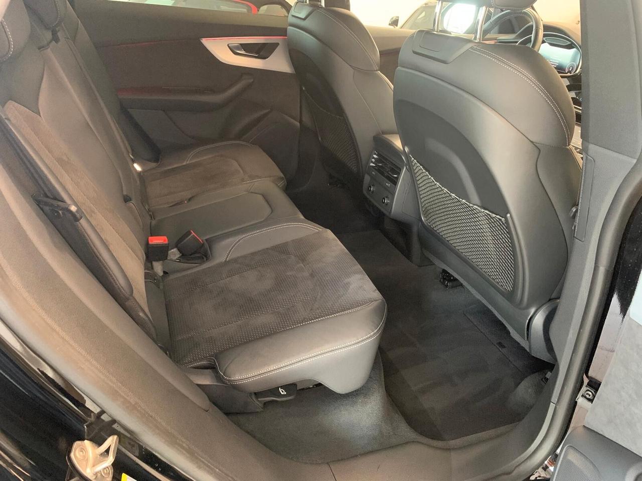 Audi Q8 50 TDI S-LINE INTERNO/ESTERNO