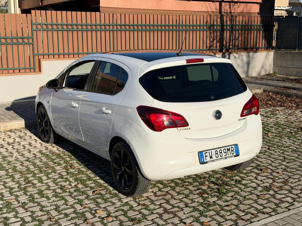Opel Corsa 1.4 90CV GPL Tech Black Edition
