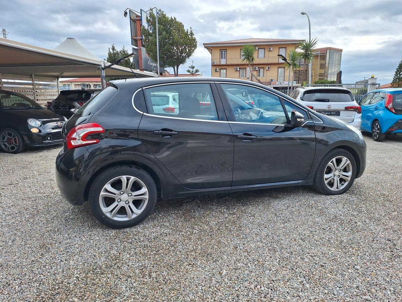 Peugeot 208 1.2 VTi 82 CV 5 porte Allure