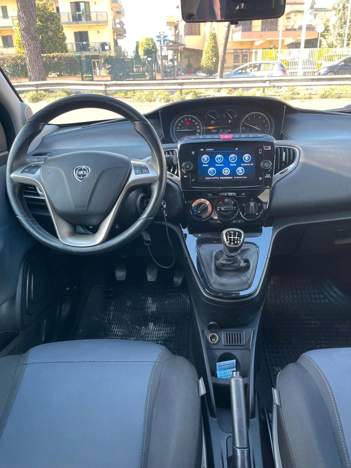 Lancia Ypsilon 1.0 FireFly 5 porte S&S Hybrid Ecochic Gold