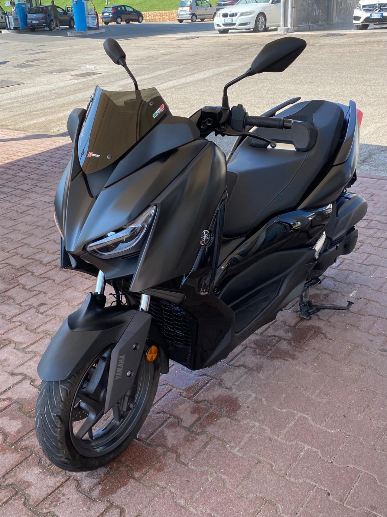 Yamaha X-Max 125
