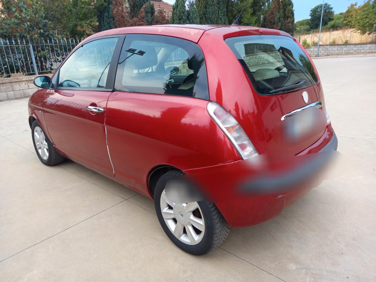 Lancia Ypsilon 1.4 16V Argento