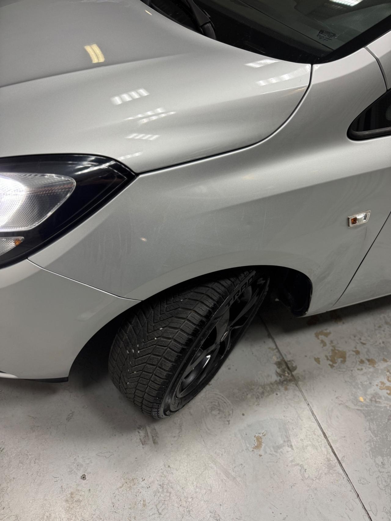 Opel Corsa 1.4 90CV GPL Tech 5 porte b-Color