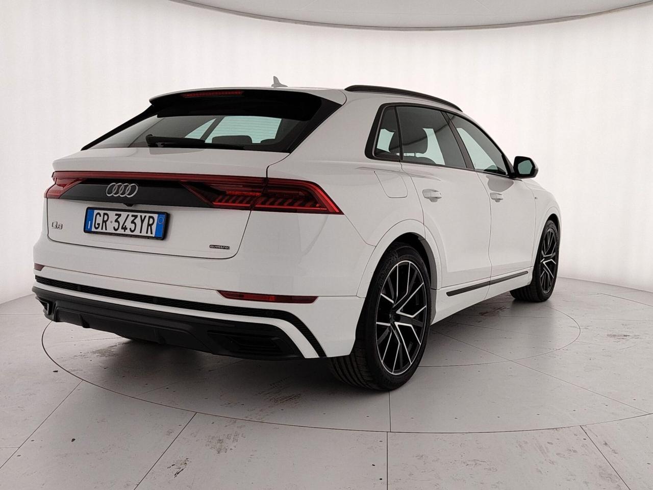 Audi Q8 55 TFSI e quattro tiptronic Sport