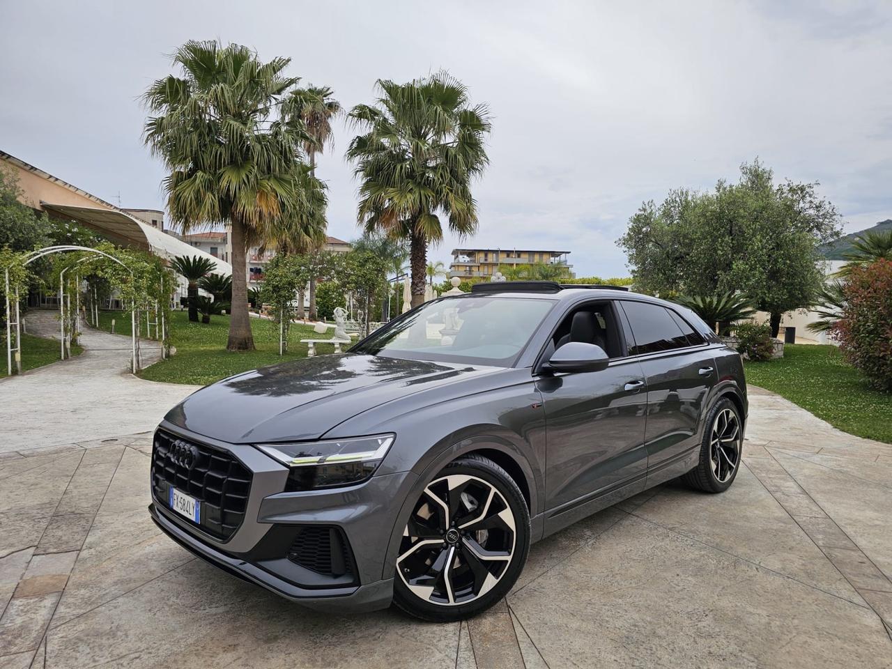 Audi Q8 50 TDI SLINE INT EST