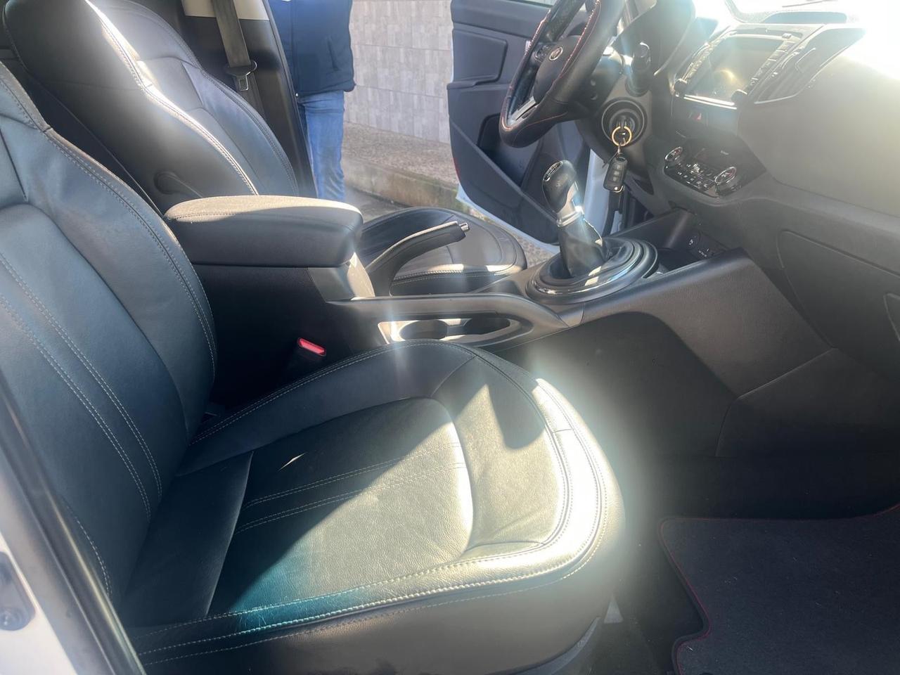 Kia Sportage 1.7 crdi-full-km 100000-2013