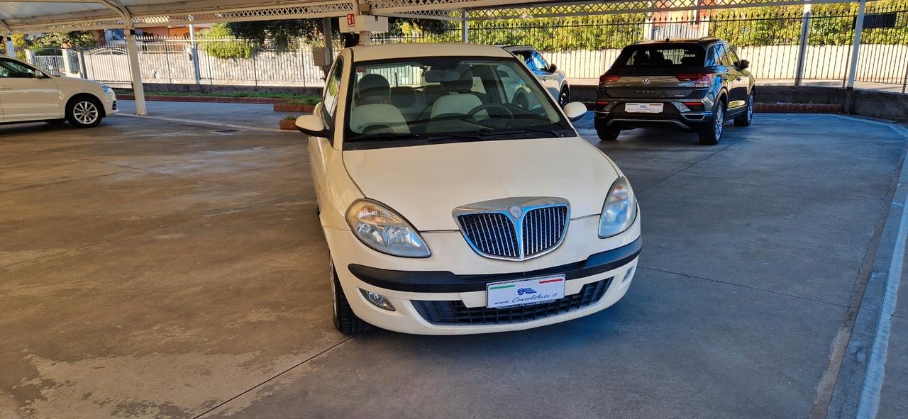 Lancia Ypsilon 1.2 Oro Plus