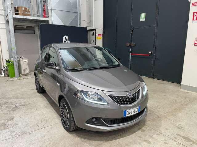Lancia Ypsilon 1.0 firefly hybrid 69cv Gold Plus