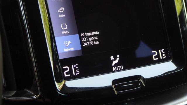 VOLVO XC60 B4 (d) AWD Geartronic Momentum