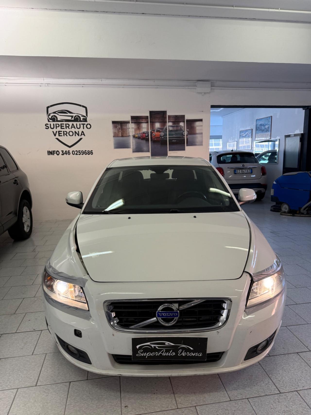 Volvo V50 D2 R-design
