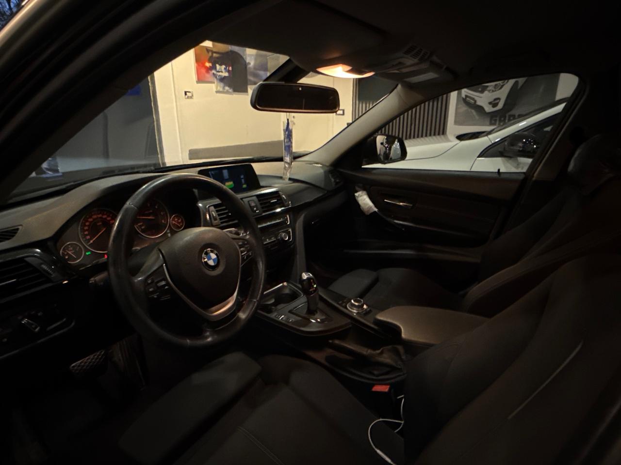 Bmw 318d SPORT AUTOMATICO NEOPATENTATI