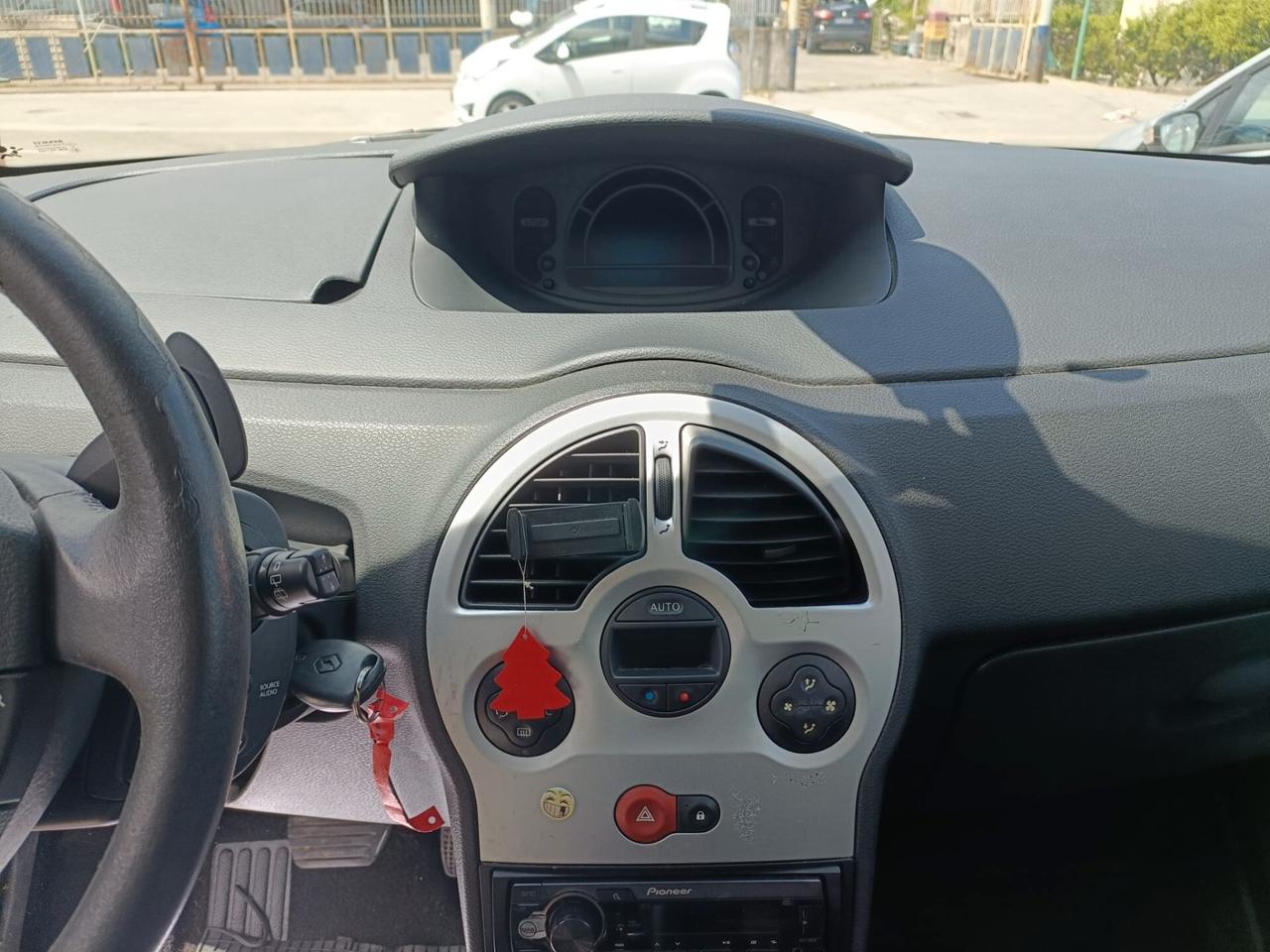 Renault Modus 1.2 16V Dynamique Automatic