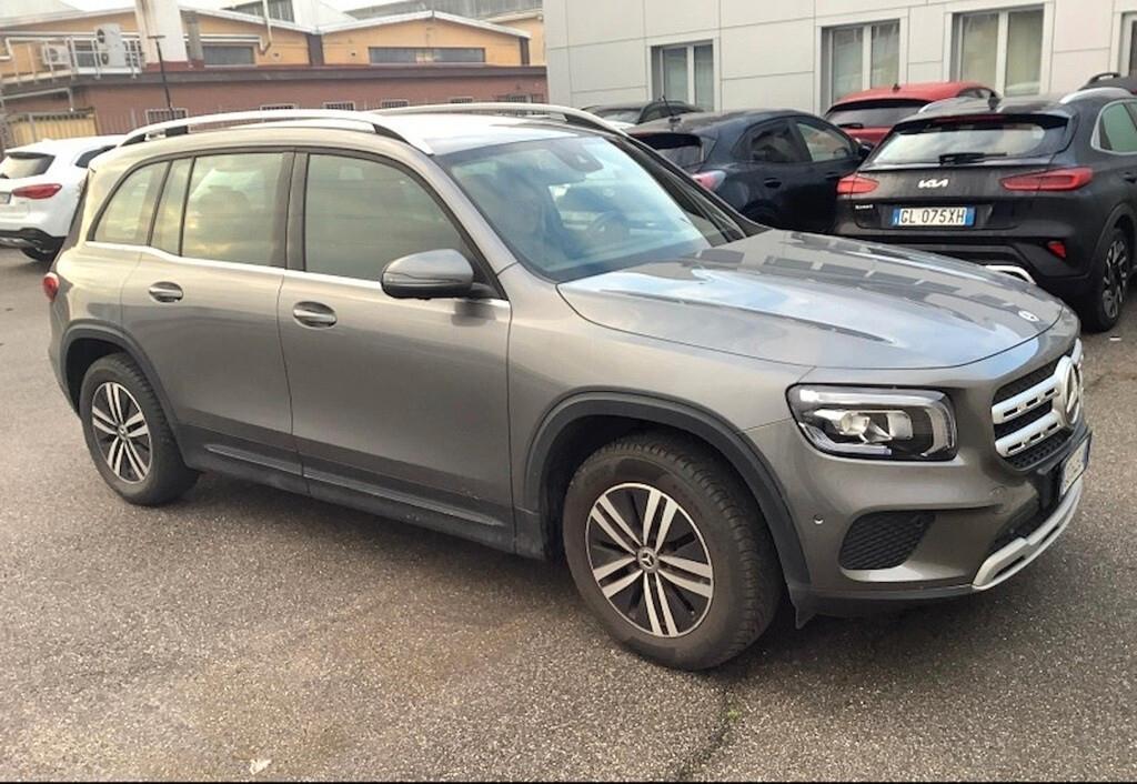 MERCEDES-BENZ GLB 180D 116CV AUTOMATIC BUSINESS EXTRA ( FARI LED - PELLE - NAVI - PARK ASSIST - TELECAMERA POST. )