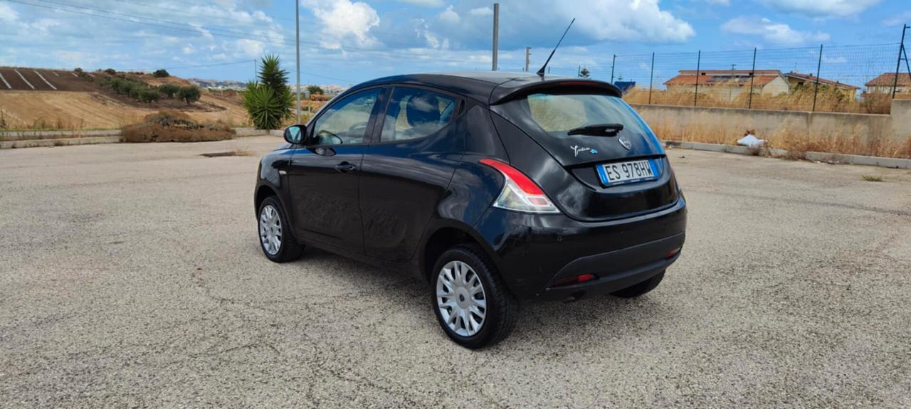 Lancia Ypsilon 0.9 TwinAir 85 CV 5 porte Metano Ecochic Gold
