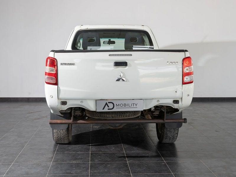 Mitsubishi L200 2.4 DI-D 154CV CLUB CAB INFORM