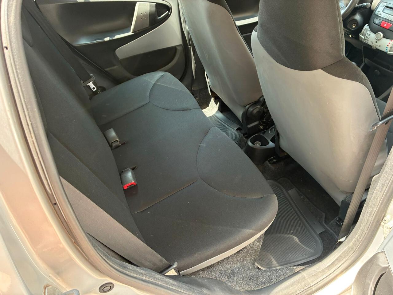 Toyota Aygo 1.0 5p Navi perfetta-2012