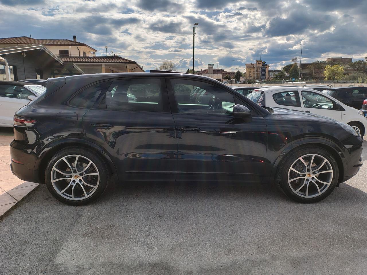 Porsche Cayenne 3.0 V6 "UNIPROPRIETARIO"