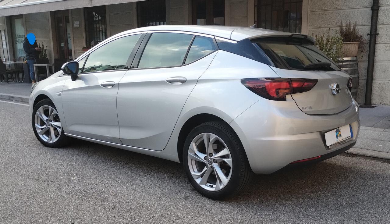 Opel Astra 1.6 CDTi 136CV Start&Stop 5 porte Dynamic NEOPATENTATI