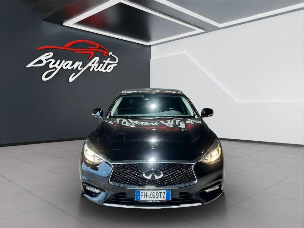 Infiniti Q30 1.5 diesel Premium Tech GALLERY WHITE